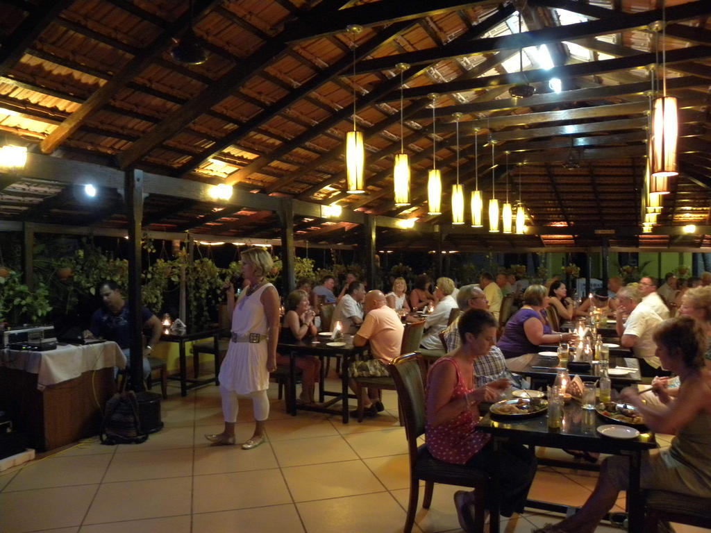 Colonia Santa Maria Hotel Baga Exterior photo