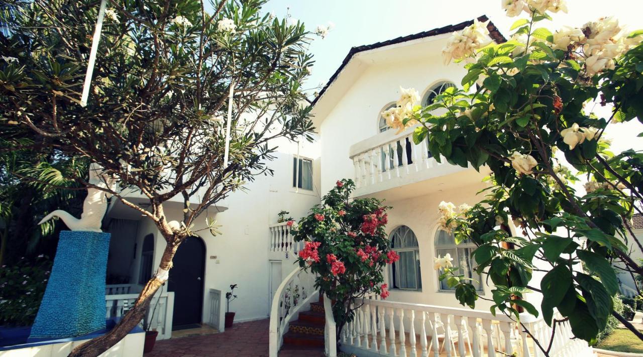 Colonia Santa Maria Hotel Baga Exterior photo