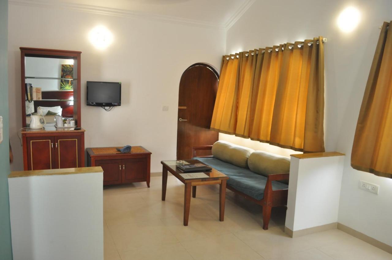 Colonia Santa Maria Hotel Baga Exterior photo